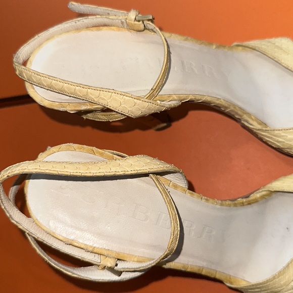 Burberry Yellow Python Slingback Heels - Picture 12 of 17